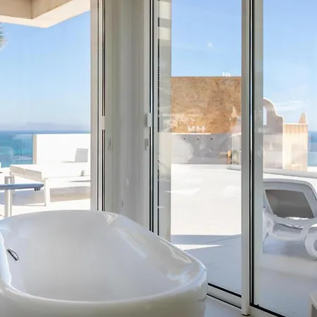 Designvilla With Breathtaking View For 14 Guests Villa