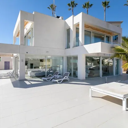 Villa Designvilla With Breathtaking View For 14 Guests