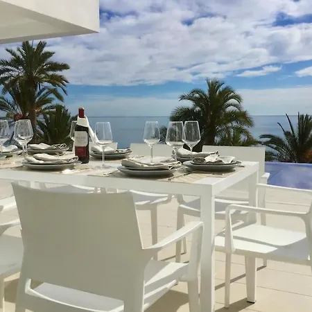 Designvilla With Breathtaking View For 14 Guests
